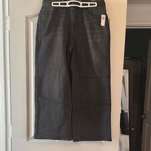 Old Navy Women's WOW wide leg Black Ankle Jeans